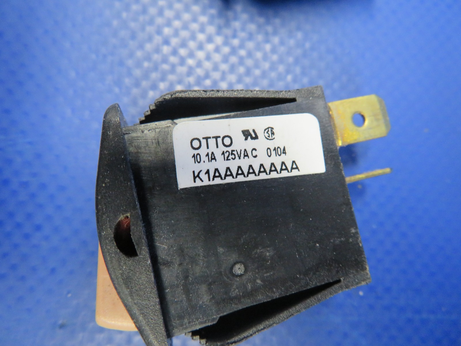 Diamond DA-40 Assorted Switches LOT P/N MS24524-3 (0626-426)