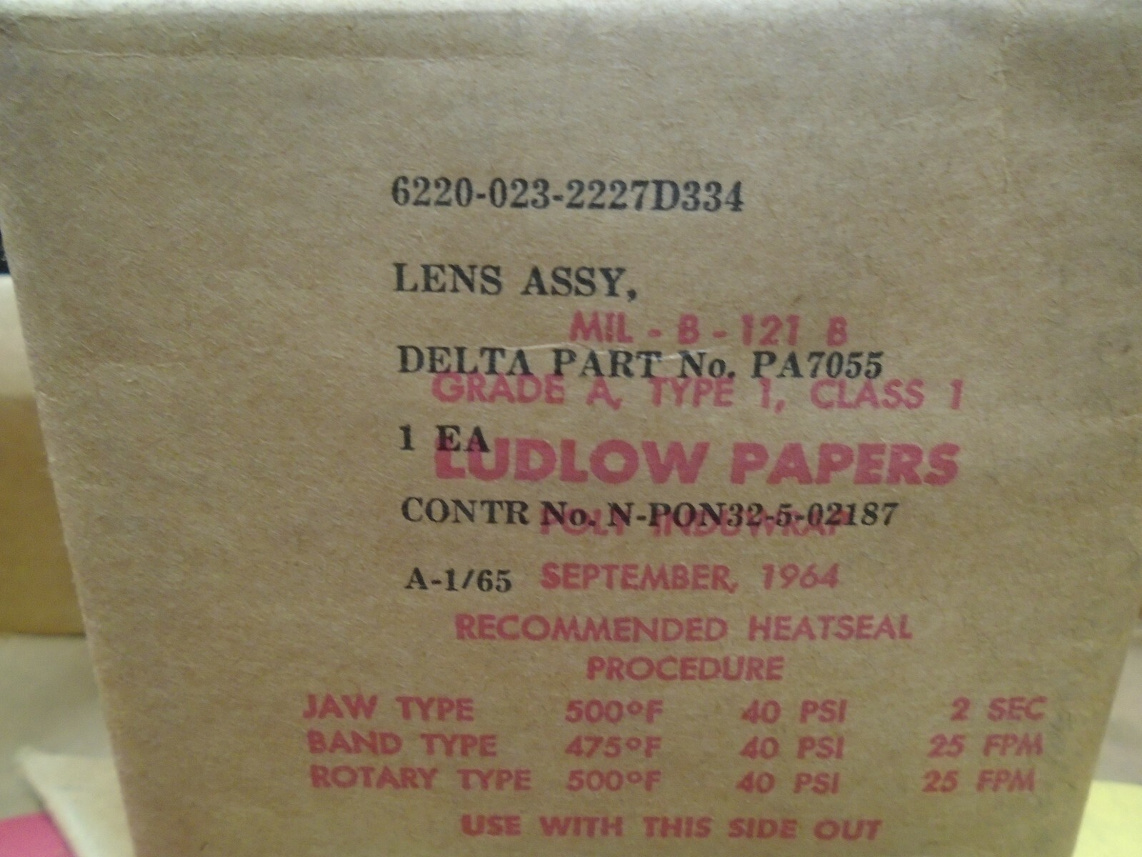 aircraft anti collision red lens p/n delta pa7055 4 in x 2 in