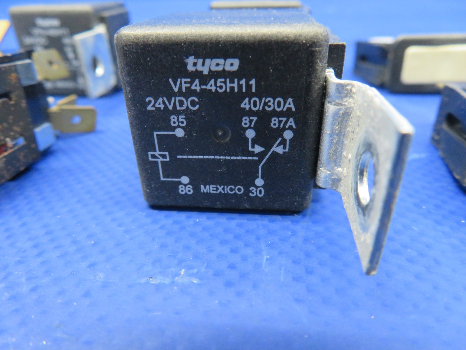 Diamond DA-40 Assorted Switches LOT P/N MS24524-3 (0626-426)