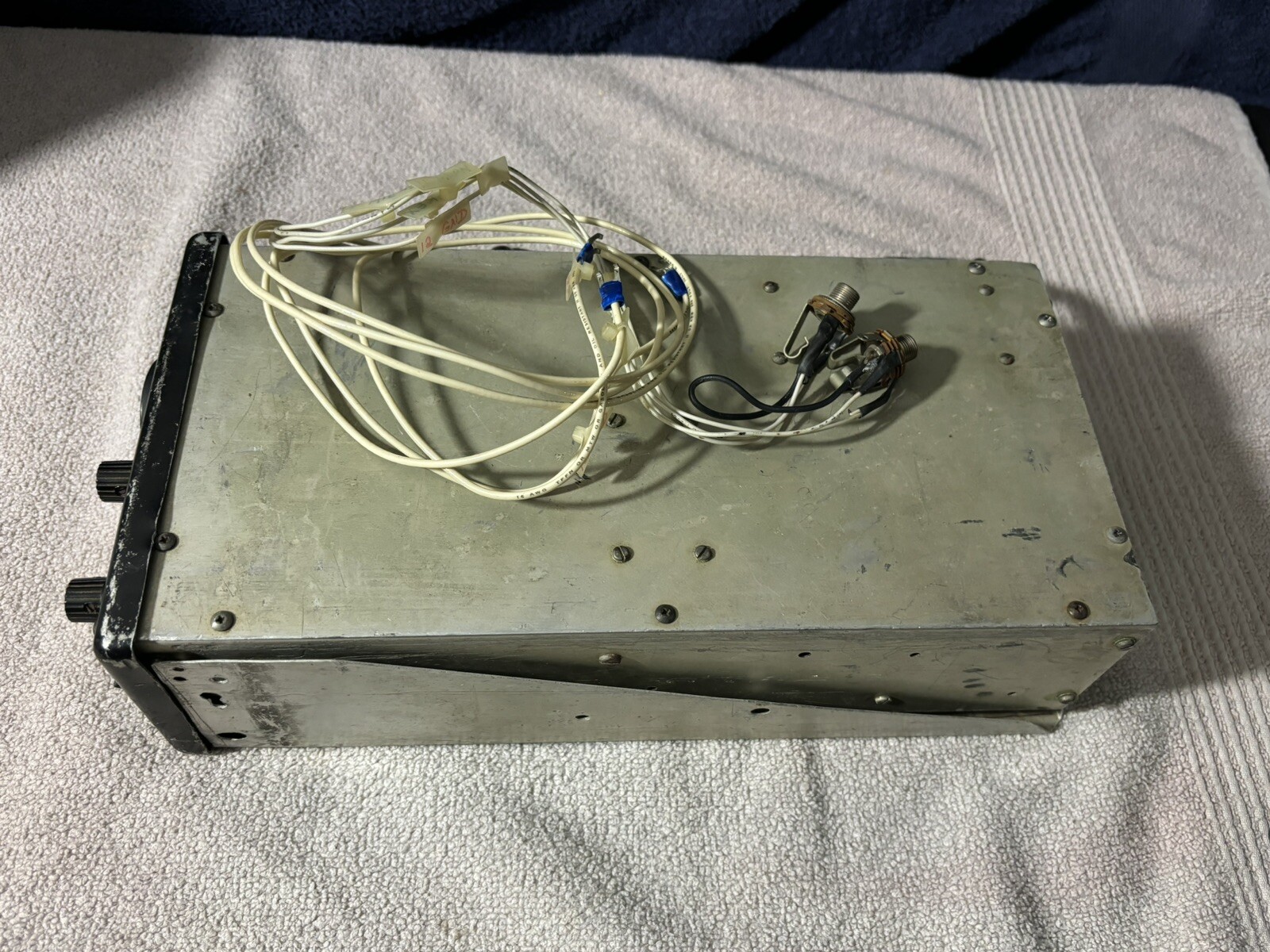 GENAVE ALPHA/200 NAV-COM AIRCRAFT RADIO – Untested Sold As Is For Parts