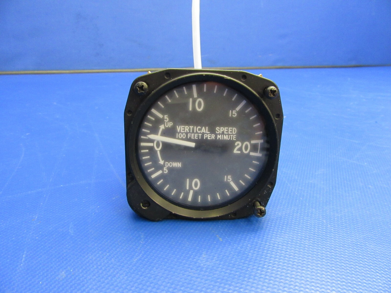 United Instruments Vertical Speed P/N 7000 Mooney M20K (0621-365)