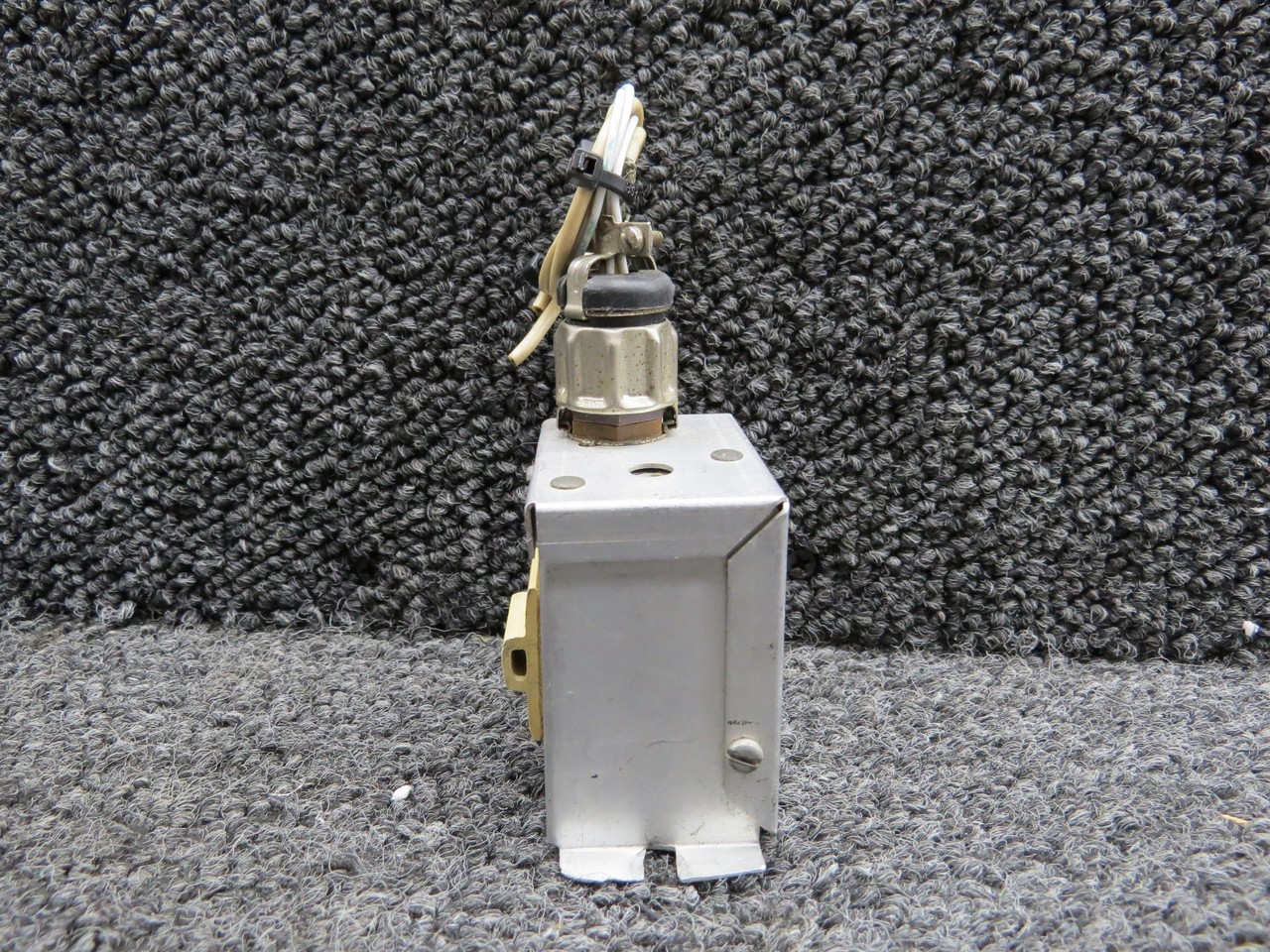 SA-10 Narco Avionics Omni Signal Amplifier (with Connector)