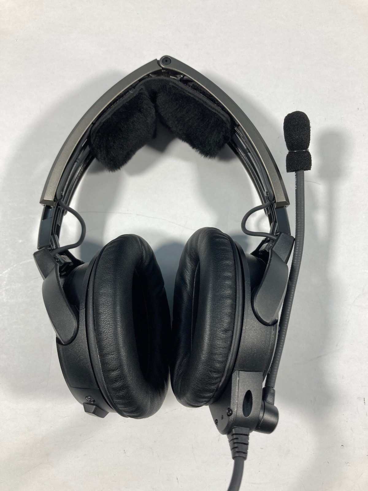Bose A20 Aviation Headset with Helicopter u174 Plug and Soft Case