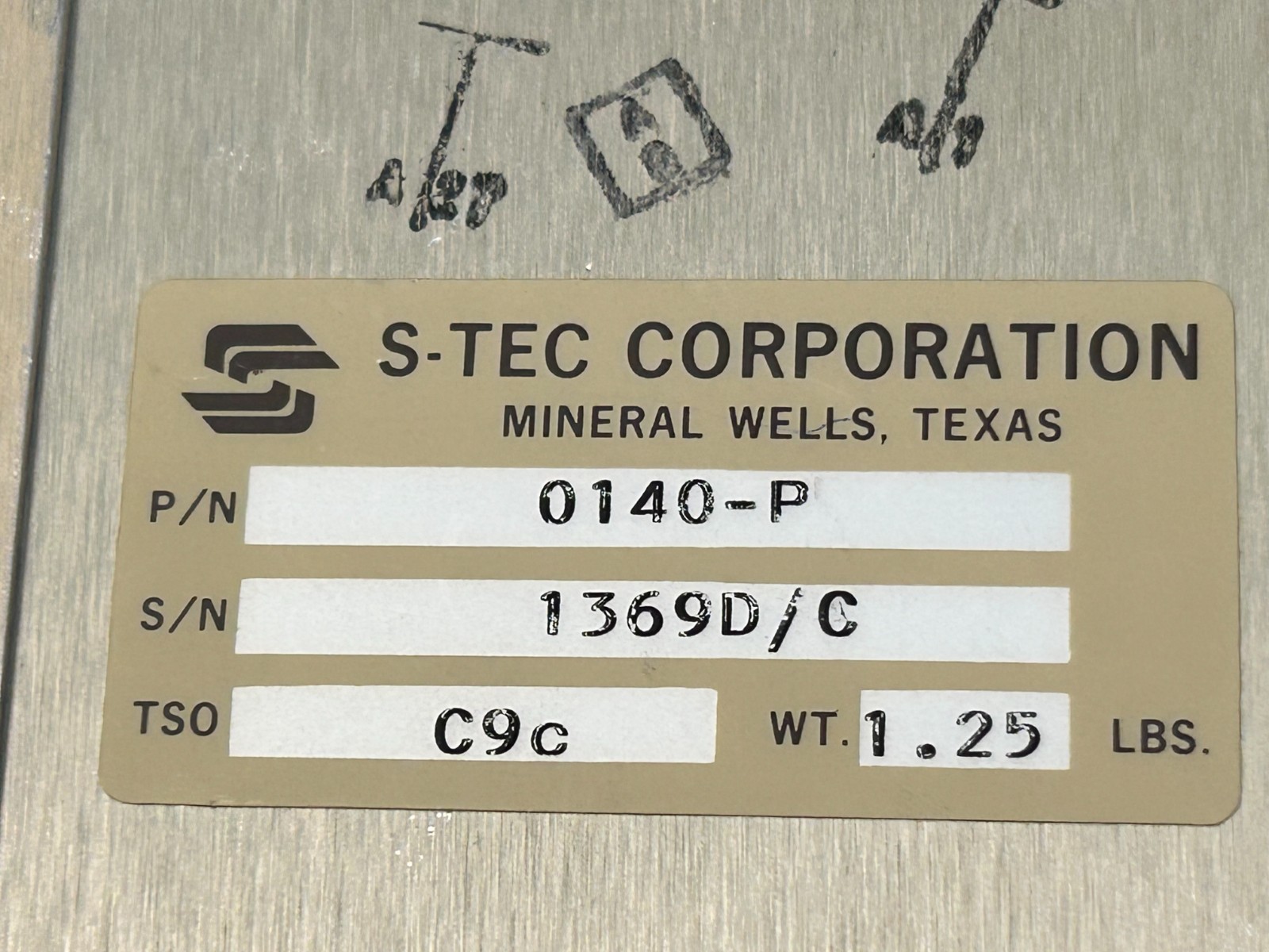 S-TEC AUTOPILOT ALTITUDE PRESELECT P/N 0140-P WITH CONNECTOR