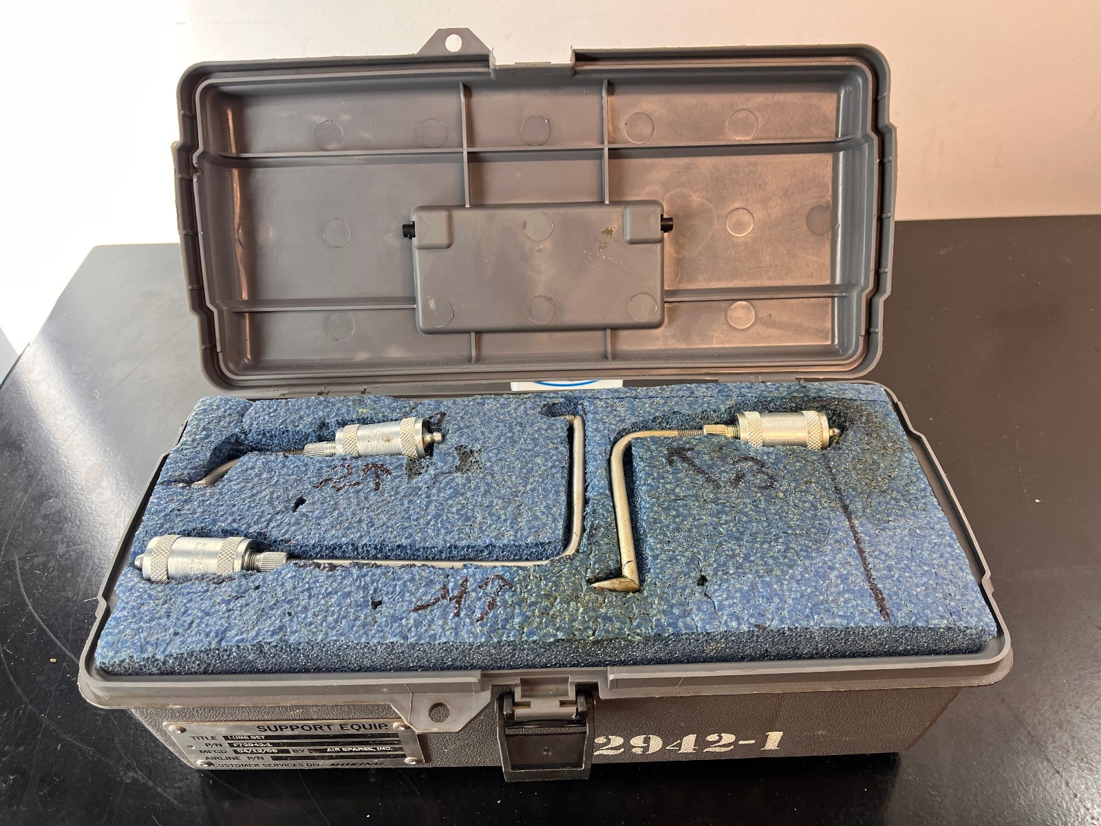 BOEING F72942-1 Lubrication Fitting Kit ENTRY, CARGO, SERVICE AND GALLEY DOOR
