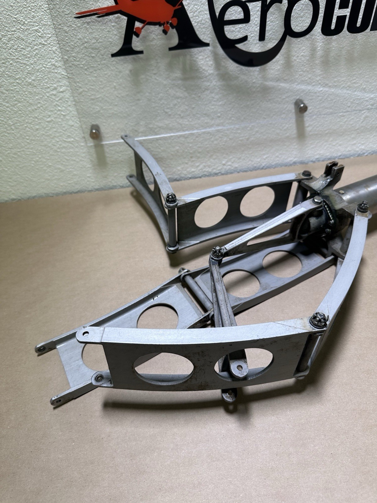 Beechcraft Control Column Assy 96-524017-601 (3938)