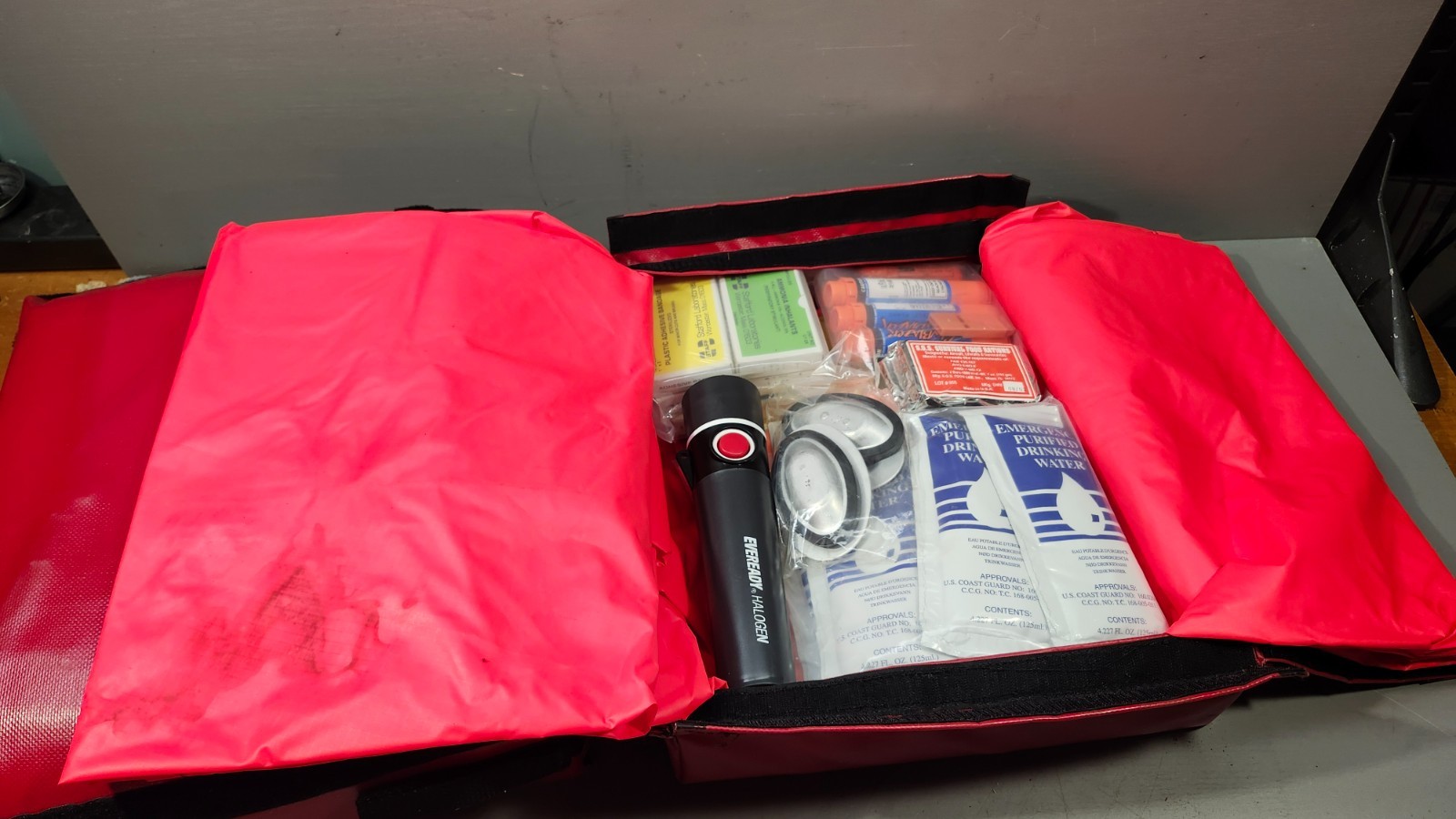 Survival Products Inc. 4 to 6 Person Life Raft 1400-1 & Survival Kit 1500-1