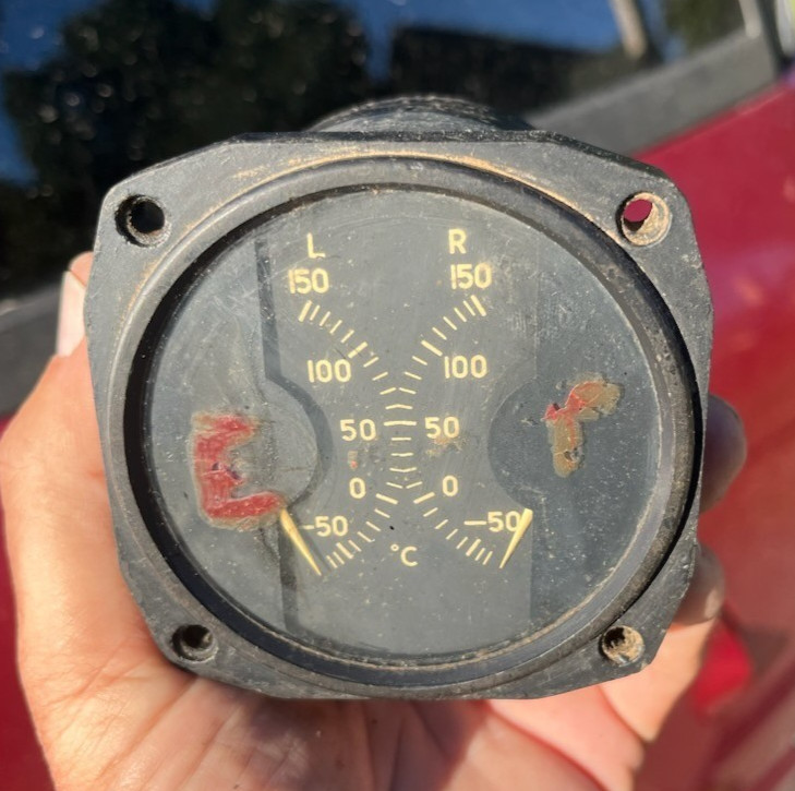 USN Aircraft Instrument – AN 5795-6 Dual Cylinder Head Instrument 12 or 24 VDC
