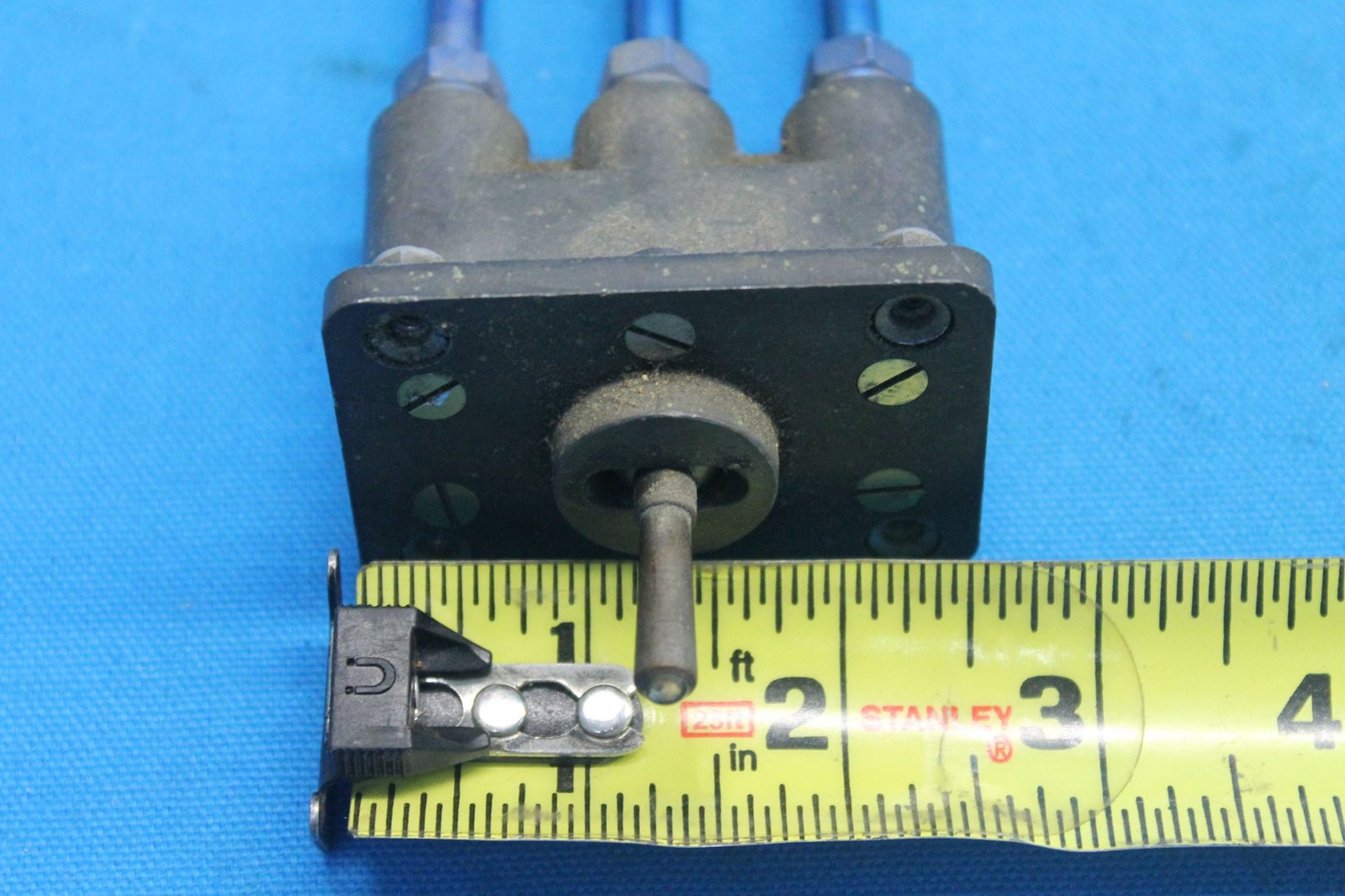 Used Weatherhead Co. Aircraft Vacuum Gauge Valve Selector, p/n 276310 (24350)