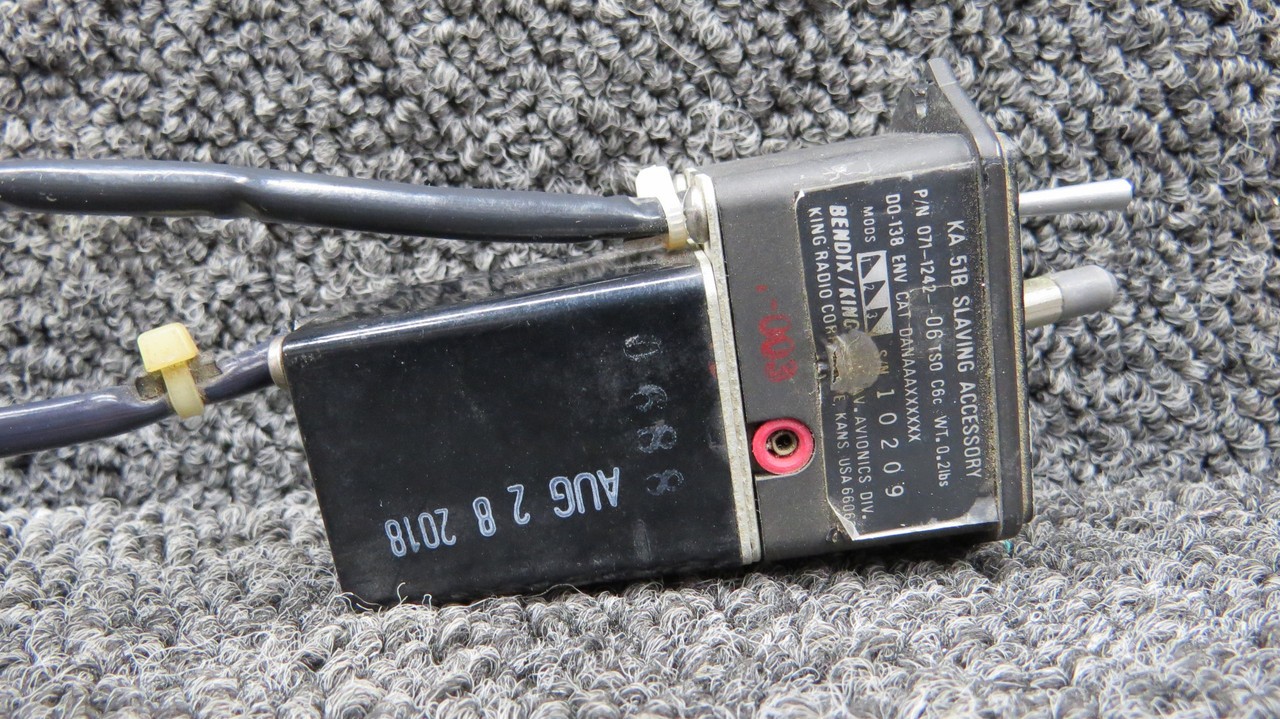 071-1242-06 Bendix King KA-51B Slaving Accessory 28 Volts (Damaged Mount Holes)
