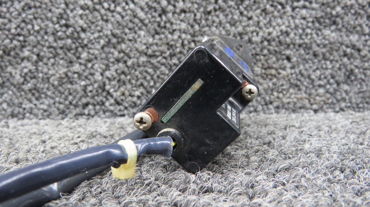 071-1242-06 Bendix King KA-51B Slaving Accessory 28 Volts (Damaged Mount Holes)