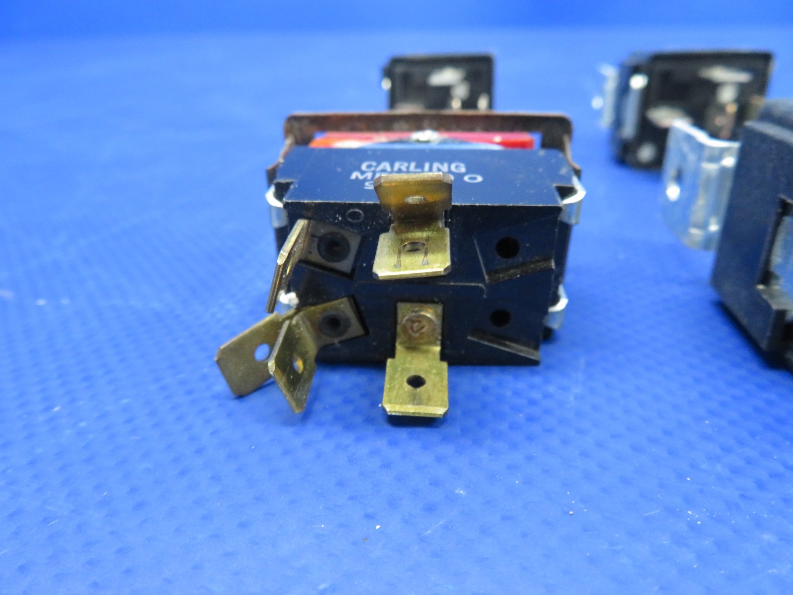 Diamond DA-40 Assorted Switches LOT P/N MS24524-3 (0626-426)