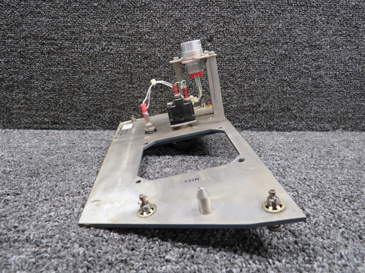233A2220-1 Boeing 737-800 Clock and Nose Wheel Steering Switch Panel Assembly