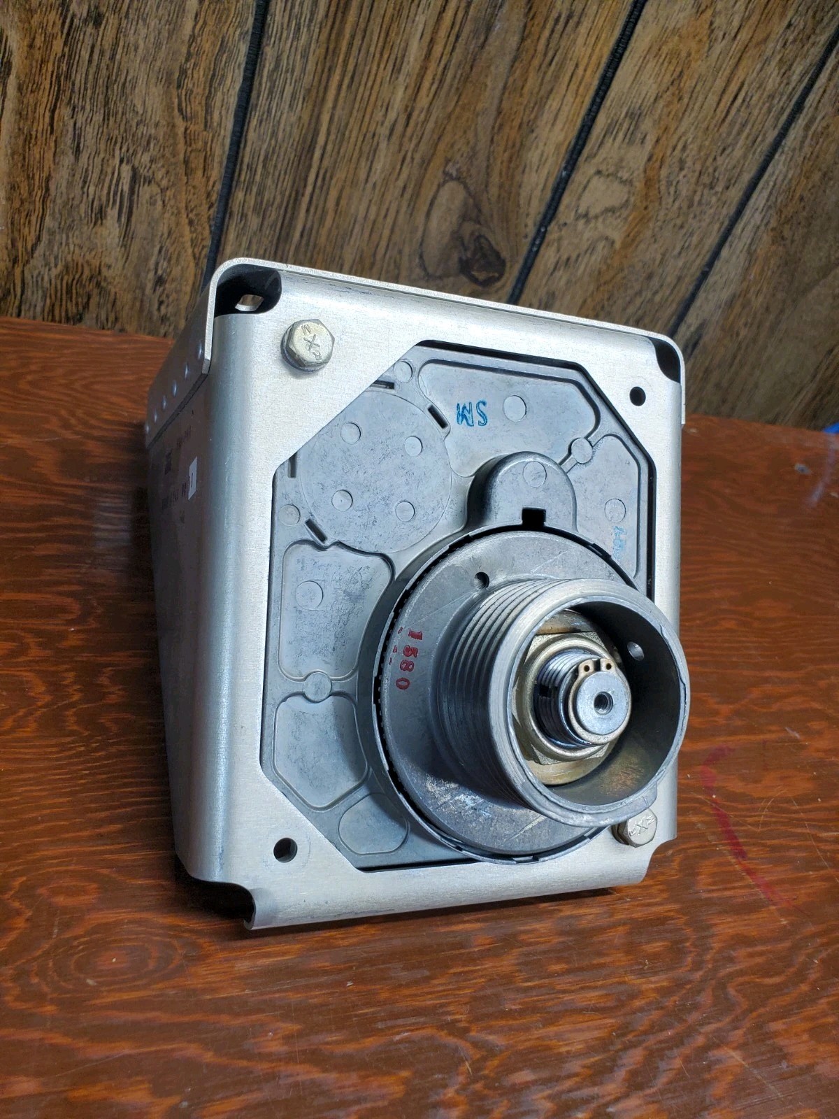 Bendix/King KM-275 Servo Mount 065-0030-00 – Untested – Free Shipping