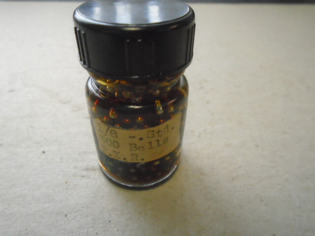 JAR OF 500 EA NEW DEPARTURE 1/8″ ALLOY STEEL BALLS -PRESERVED IN OIL