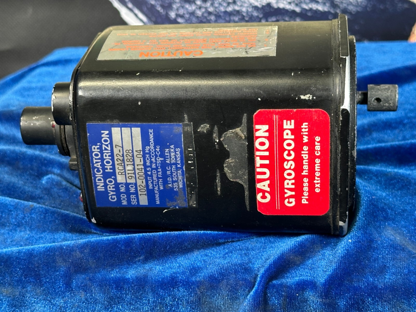 RC ALLEN ARTIFICIAL HORIZON MODEL# RCA22-7 *CORE* P/N: 102-0041-04 SN- 91L1828