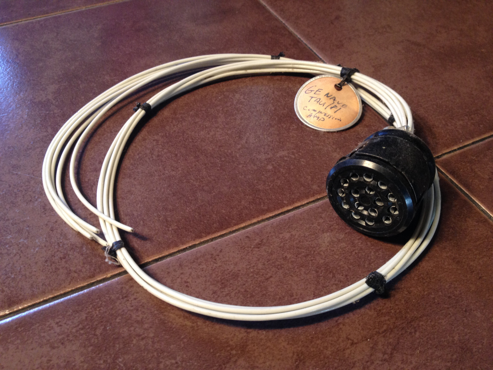 Genave TAU/81 Connector with Wires