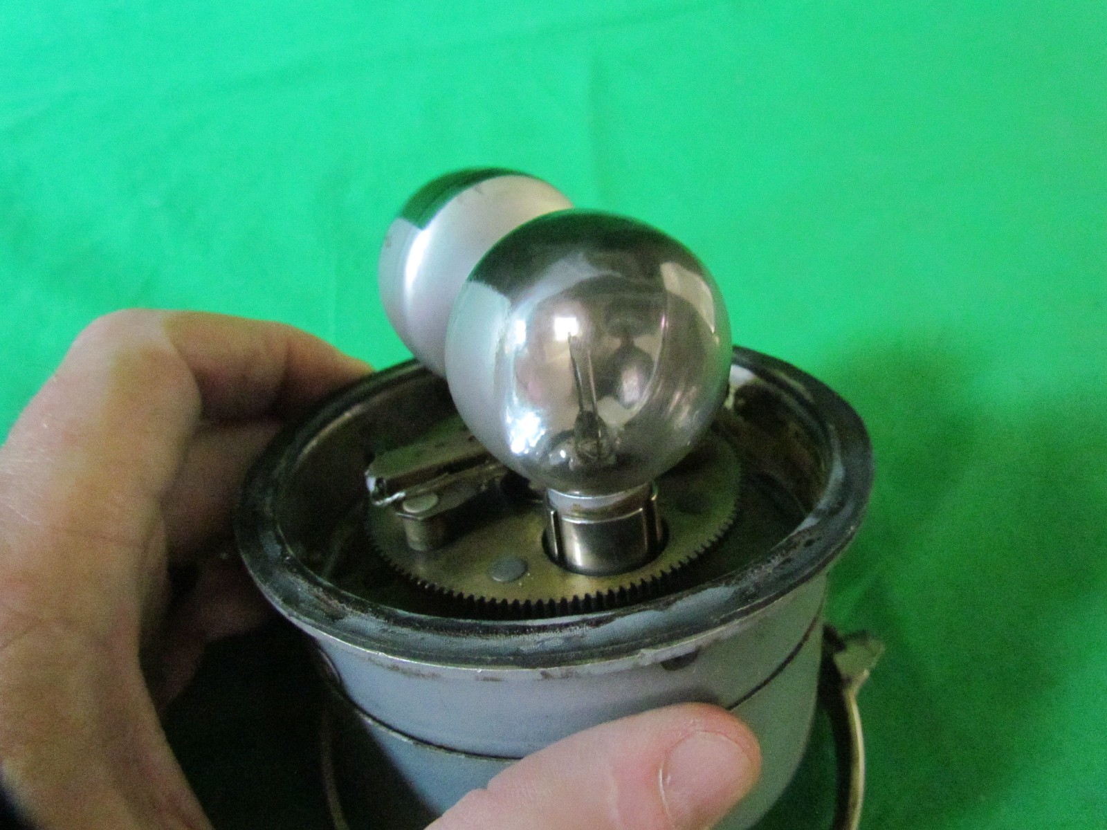 Grimes G-7740A-9-24 Rotating Beacon Strobe Light Assembly 28V Aircraft Nice