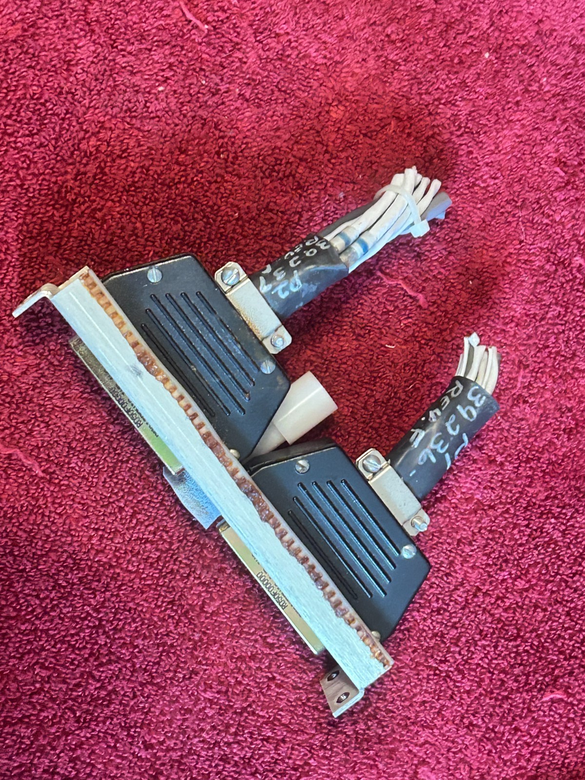 S-TEC SYSTEM 55X AUTOPILOT COMPUTER 28V P/N 01192-0-2TF WITH TRAY AND CONNECTORS