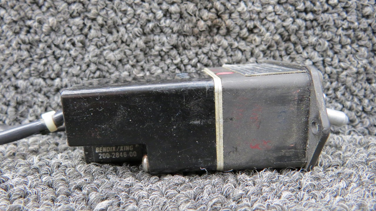 071-1242-01 Bendix King KA-51B Slaving Accessory Switch (Cracked Ear)
