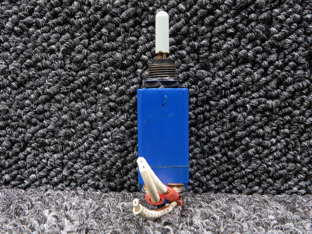 1-BG214-2 Lucas Aerospace Toggle Switch Assembly (28V)(5A)