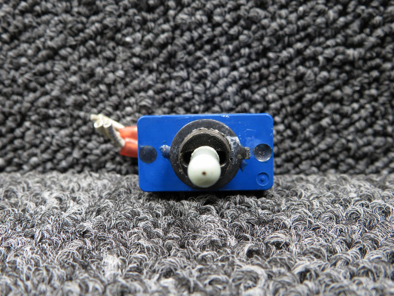 1-BG214-2 Lucas Aerospace Toggle Switch Assembly (28V)(5A)