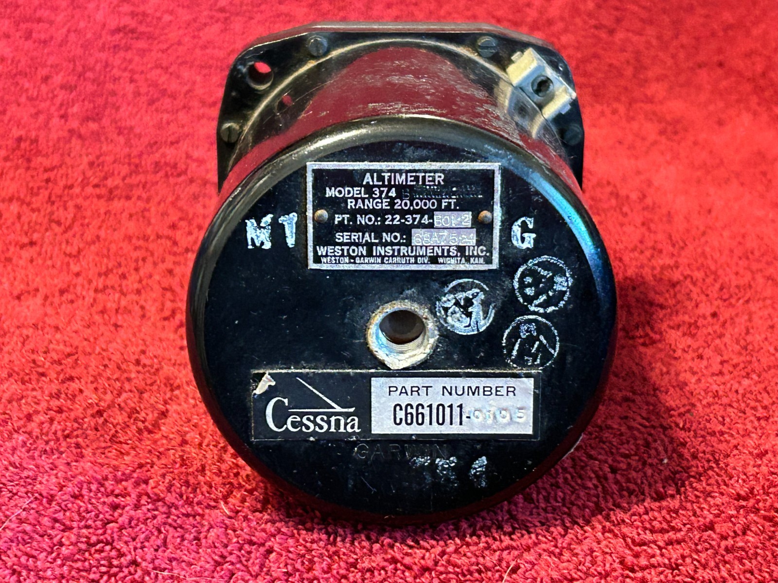 WESTON ALTIMETER MODEL 374 P/N 22-374-B01-2 CESSNA P/N C661011-0105