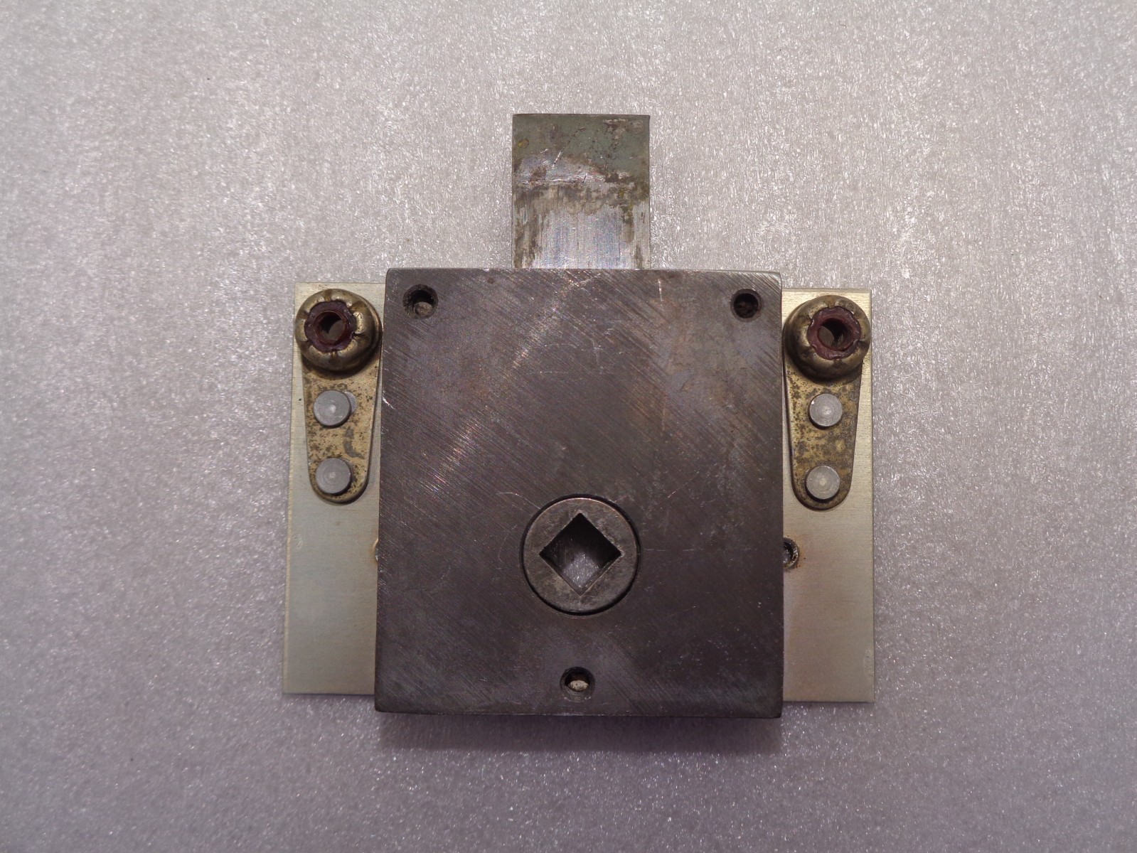 DE HAVILLAND DHC-2 BEAVER REAR DOOR LATCH ASSY C2FS4283AND