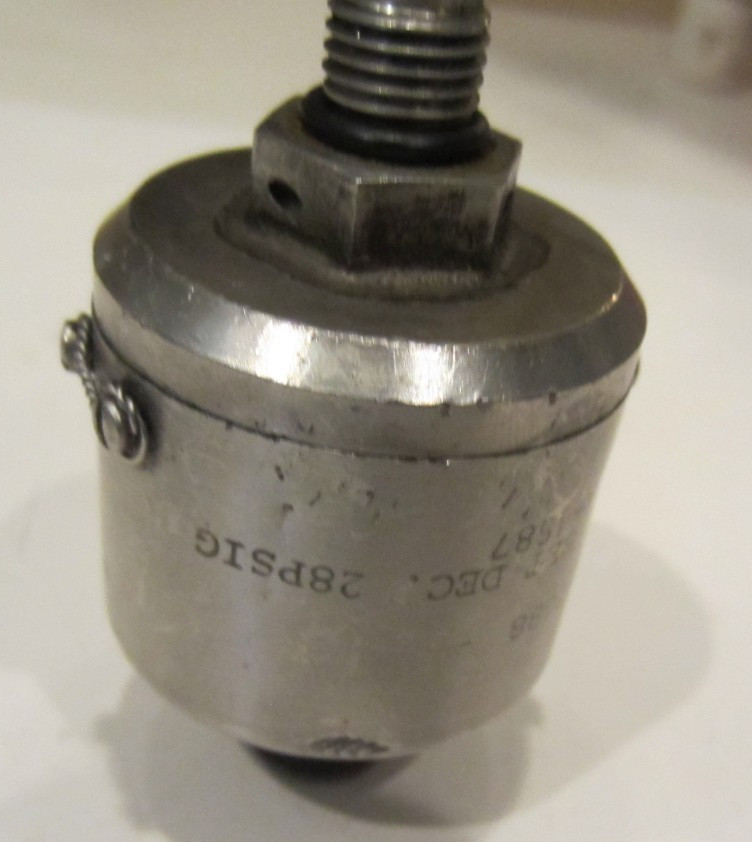 OIL PRESSURE SWITCH ELECTRO NATIONAL CORP P/N 1B2522-230, 54208/8170000 NA57688