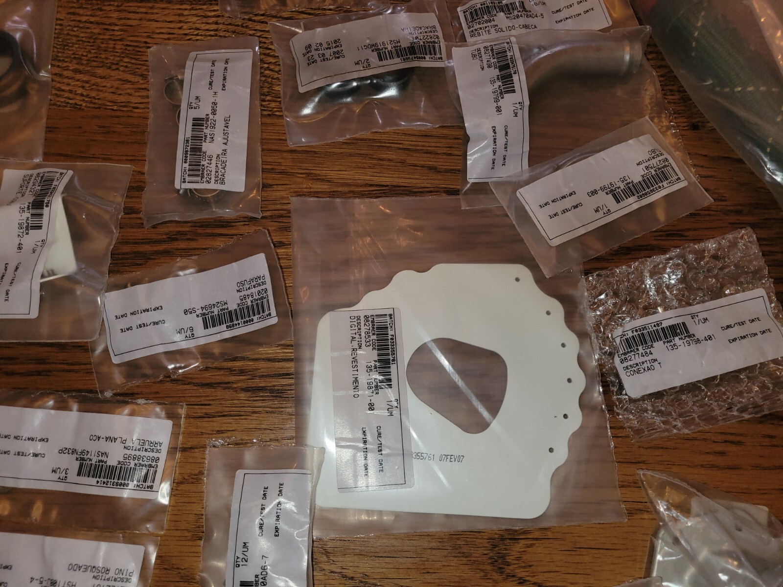 New Embraer Bombardier BD-700 Collector Kit BS-145LEG-38-0002