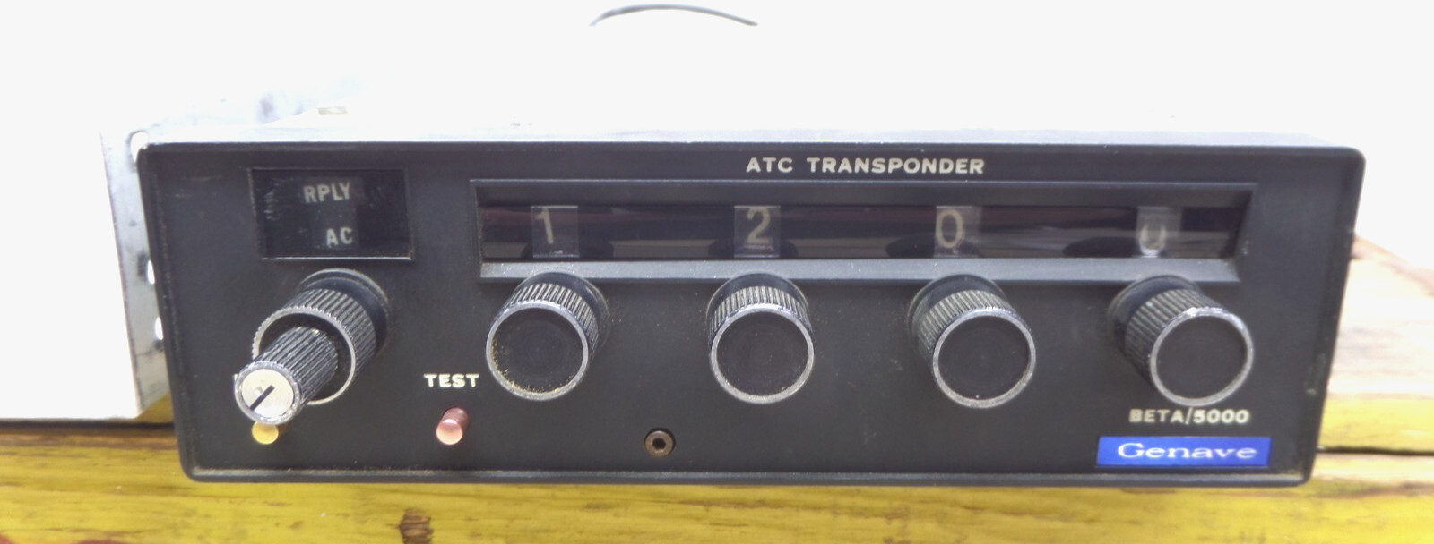 Cessna 150 L ATC Genave Transponder Beta 5000 w/Tray – PARTS/REPAIR/NOT TESTED