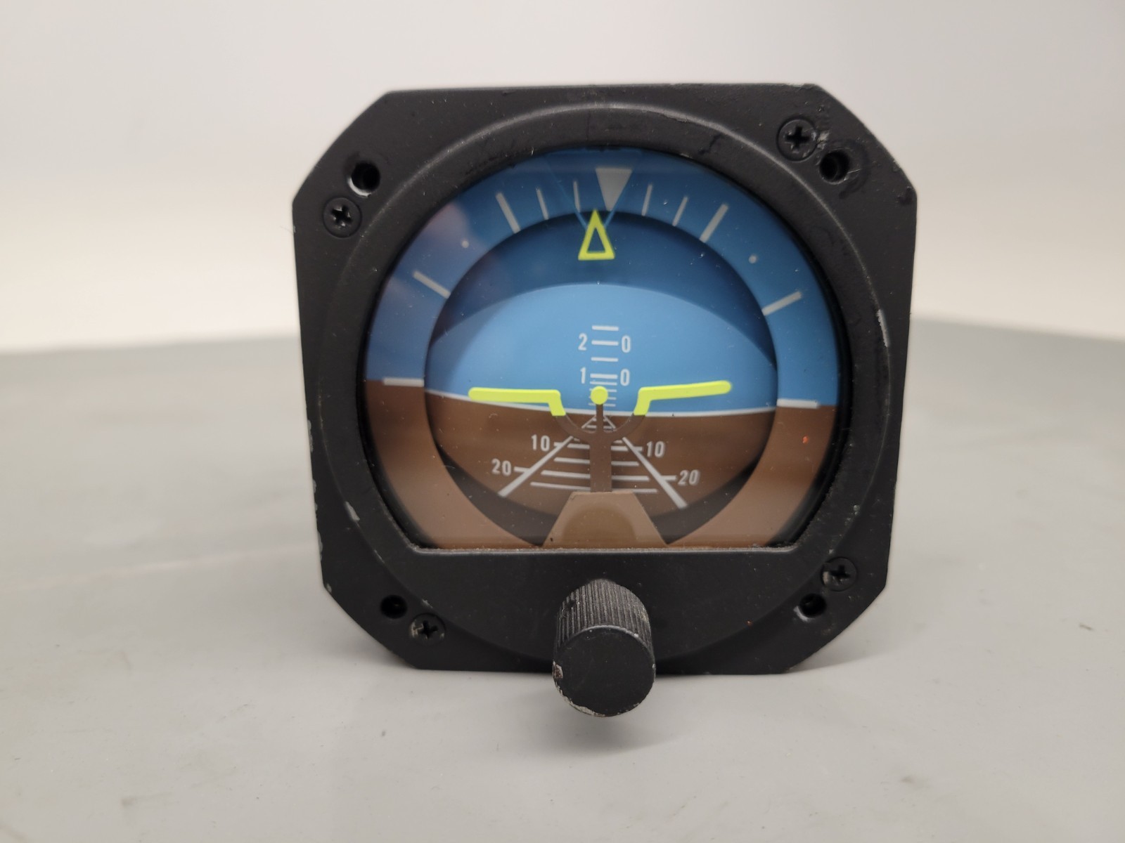 102-0041-04 RCA 22-7 GYRO HORIZON INDICATOR