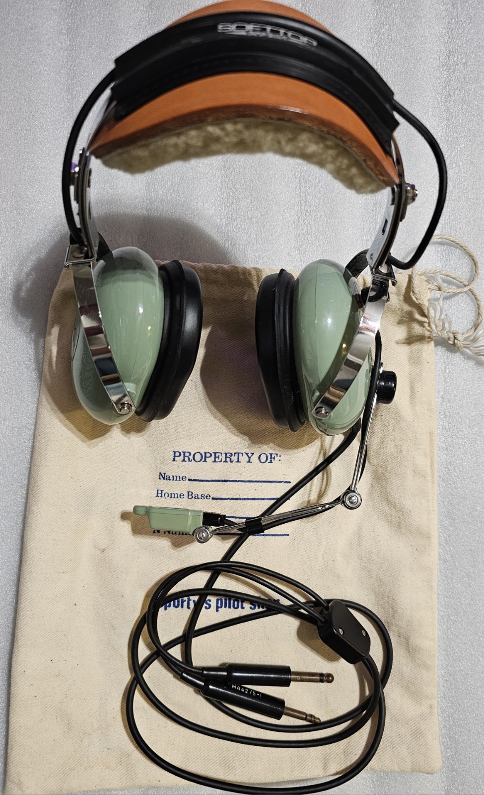 David Clark H10-40 Aviation Pilots Headset M-4 Mic Dual Plug Tested Oregon Aero