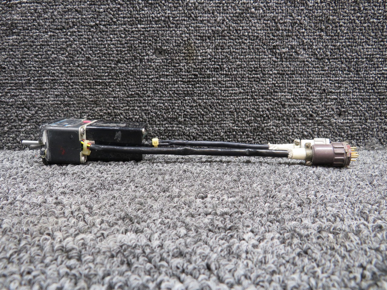 071-1242-06 King Radio KA-51B Slaving Accessory 28V (Damaged Ear)