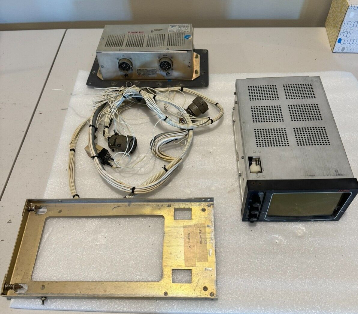 RCA DI-1001 Digital Indicator & DI-1005 INTERFACE UNIT WSIU-1 P/N MI-585323
