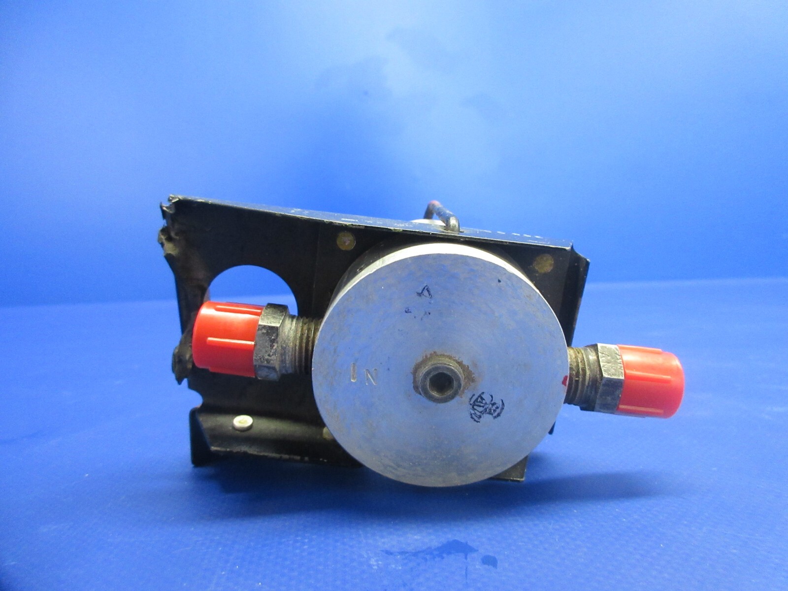 1996 Piper PA-28-181 Archer III Fuel Gascolator P/N 35715-03 (1224-777)