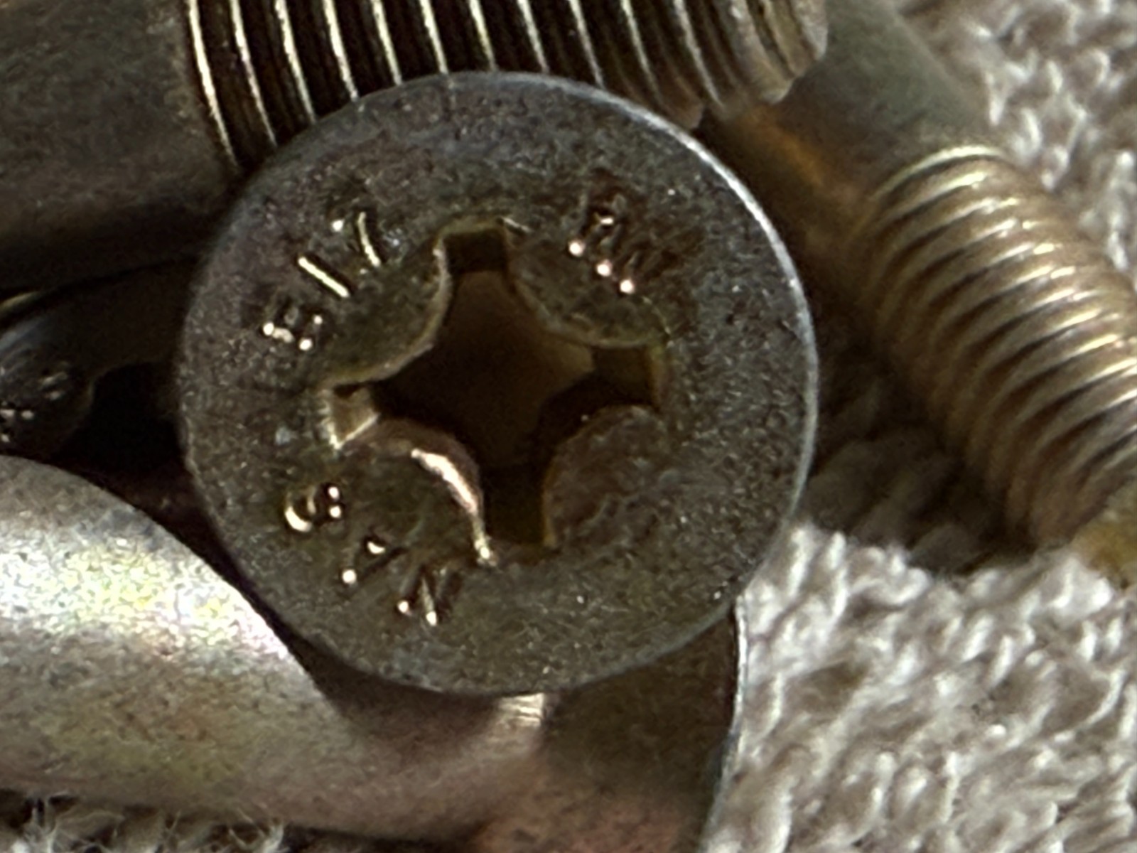 (15) Cad plated steel alloy Flush head Screw, 1/4-28 x 1.59″ NAS517-4-18
