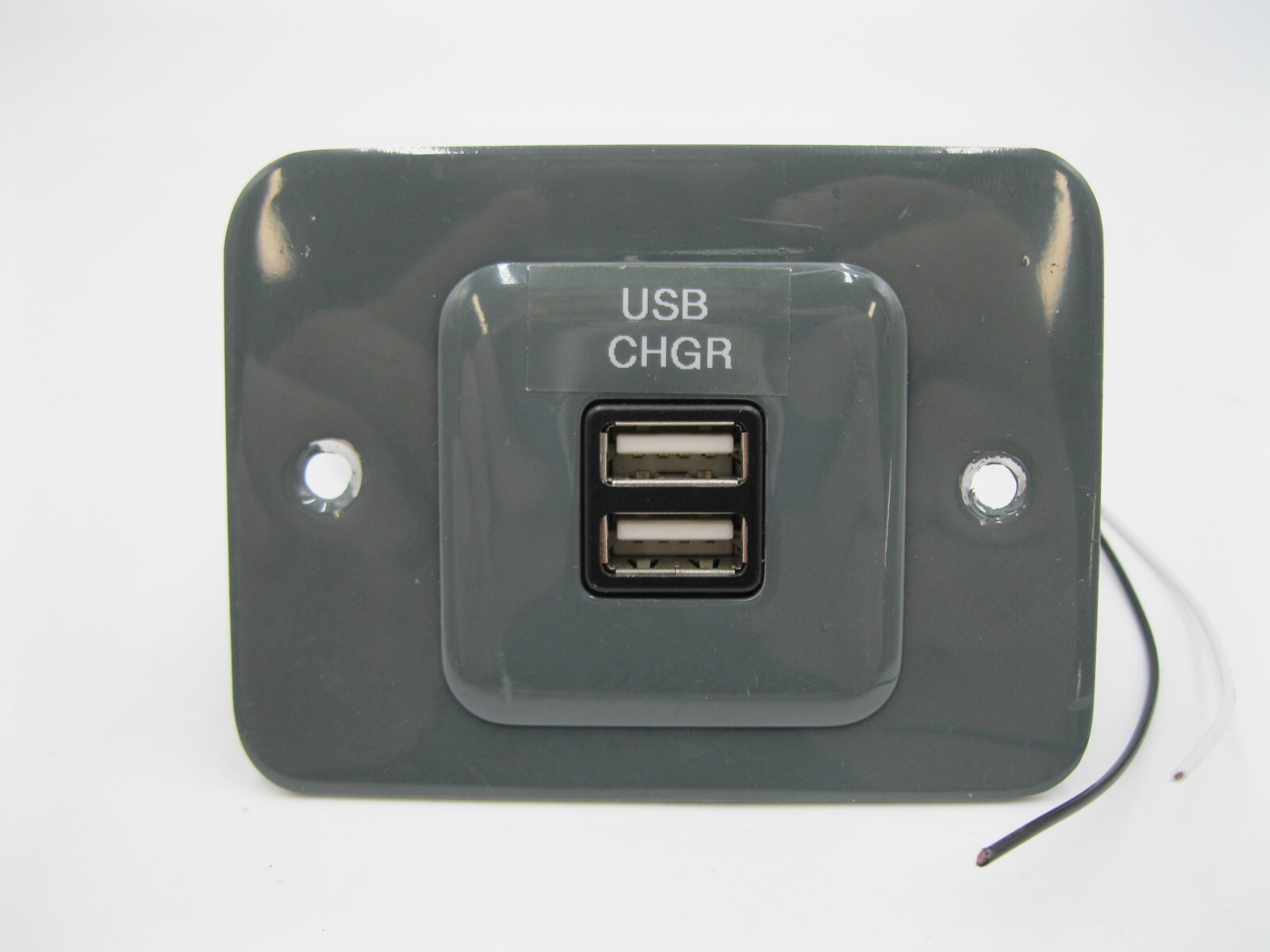 MID CONTINENT TA102 DUAL USB CHARGING PORT PN: 6430102-3