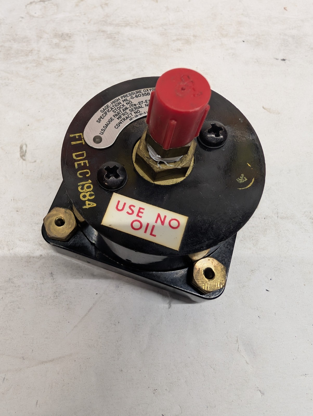 U.S. Gauge AW-17/8-27-E5 MIL-G-6035B Oxygen Cylinder Pressure Gauge AN6011-1B