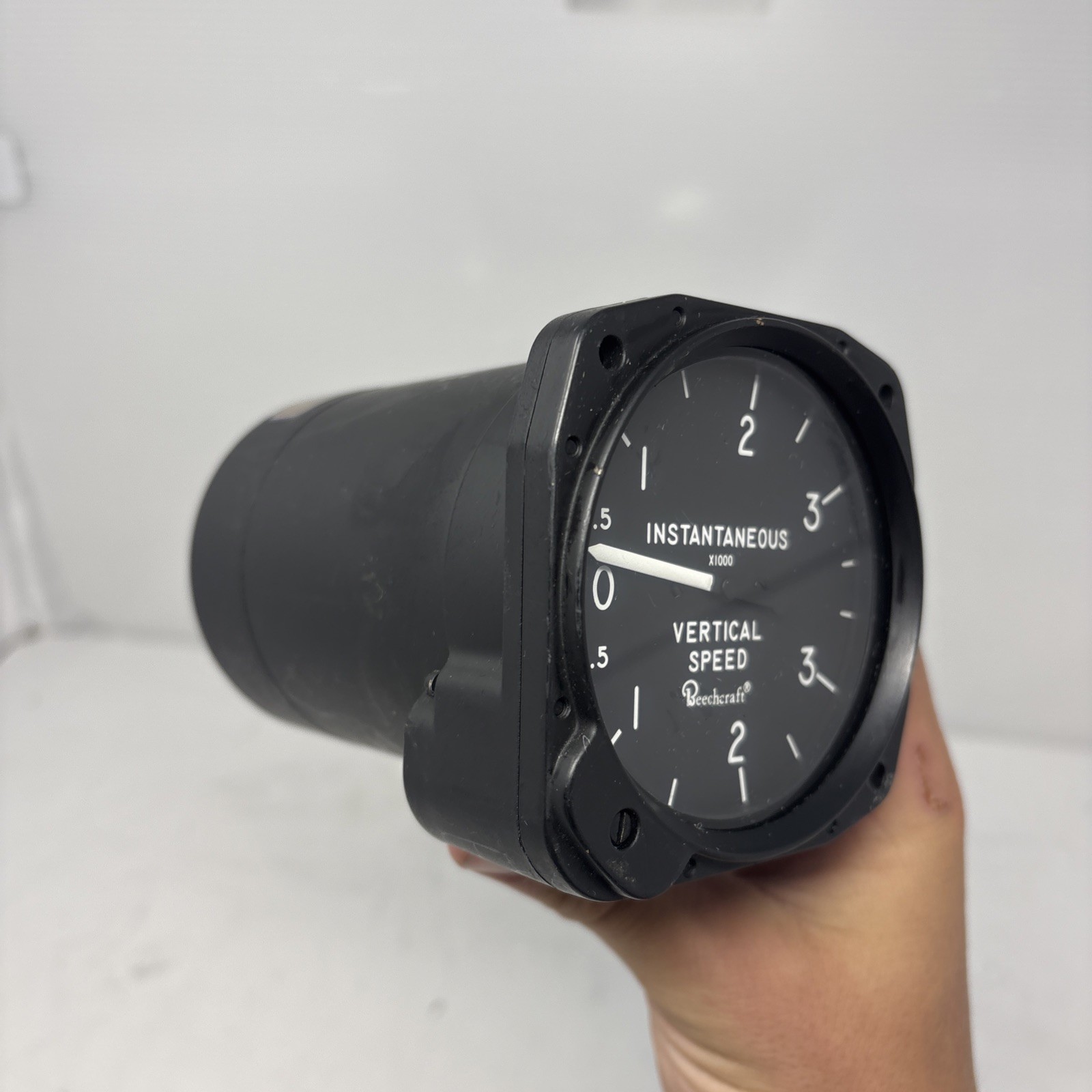 Beechcraft Instantaneous Vertical Speed Indicator IVSI United Instruments 7130