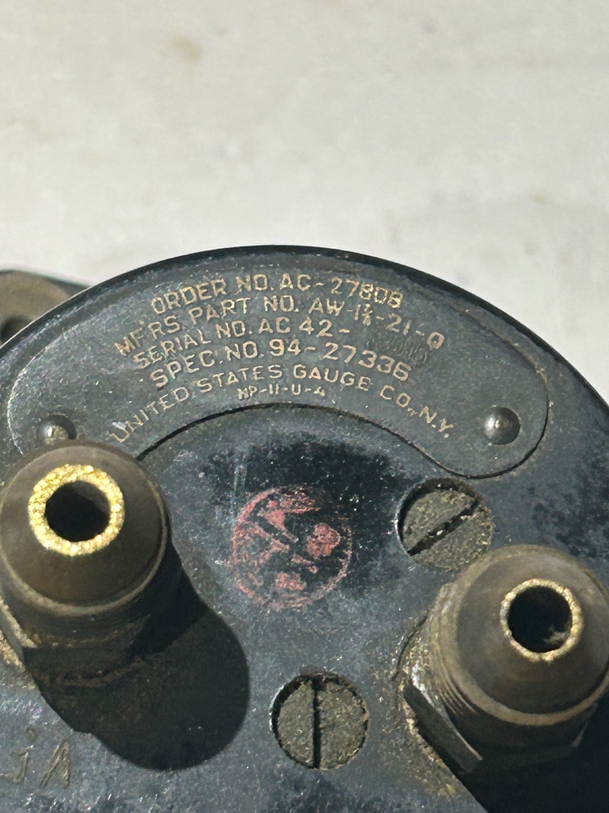 WWII USAAF Aircraft Suction Gauge AW -1 1/8-21-0