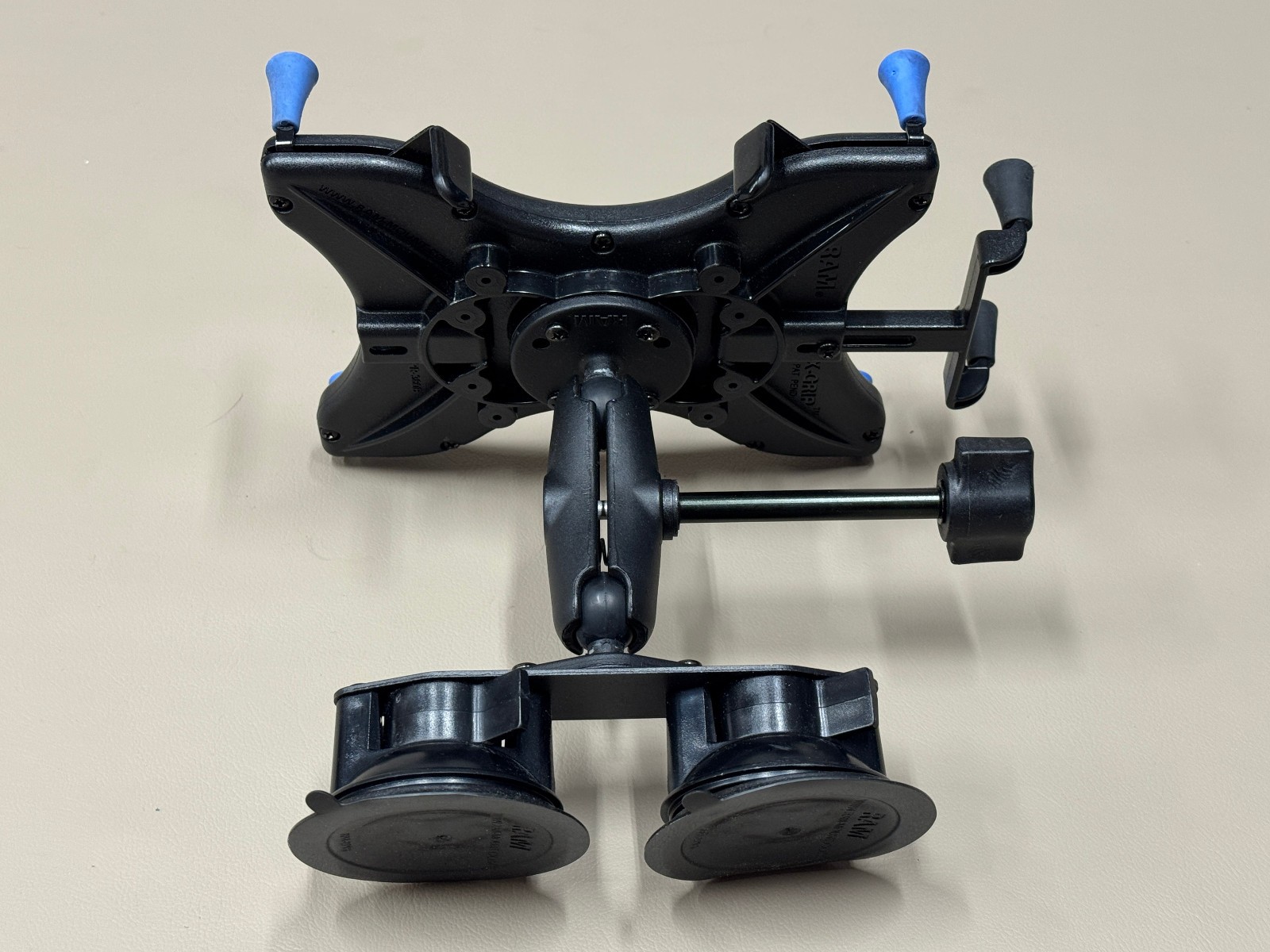 RAM X-Grip Ipad Tablet Aircraft Mount with Dual Suction for 9″-11″ Tablets