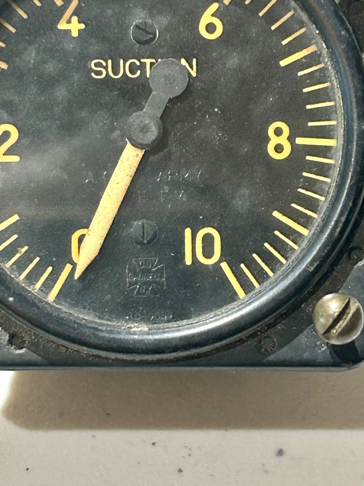 WWII USAAF Aircraft Suction Gauge AW -1 1/8-21-0