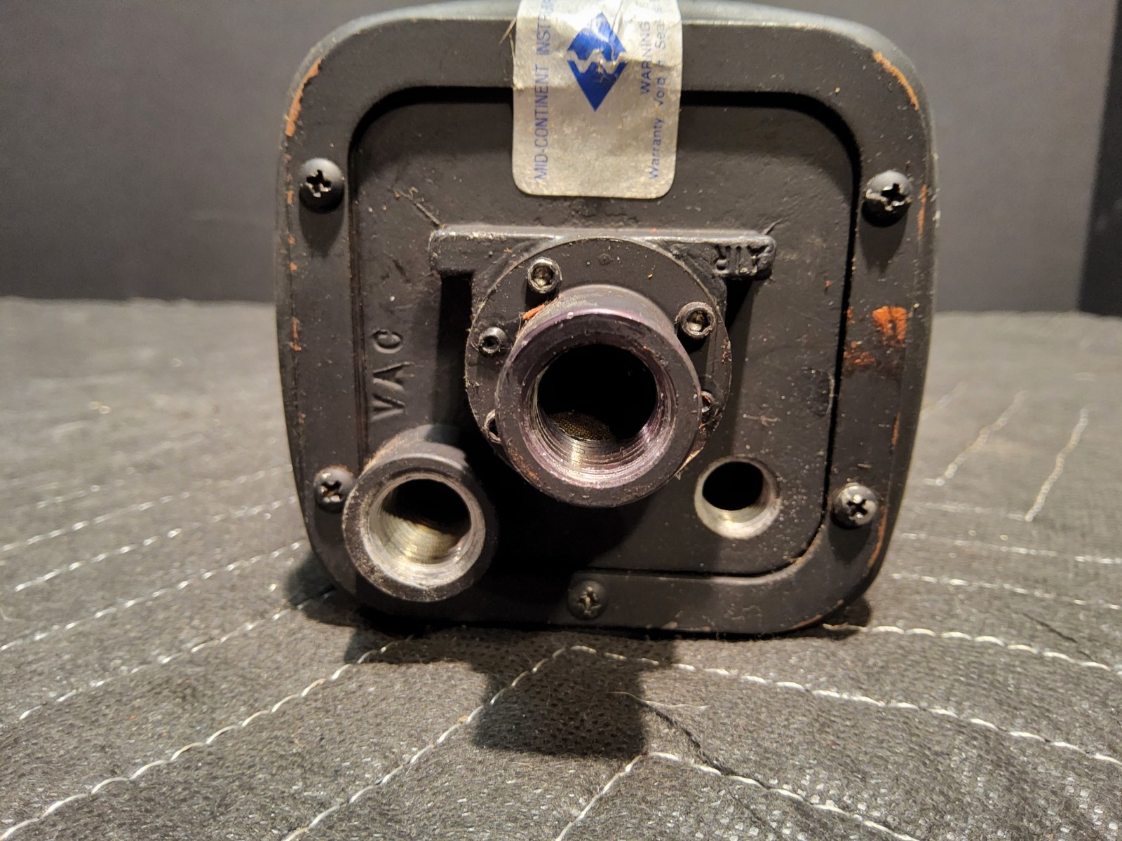 R.C. Allen RCA22-7, Vacuum gyro artifical horizon instrument, p/n; 102-0041-04