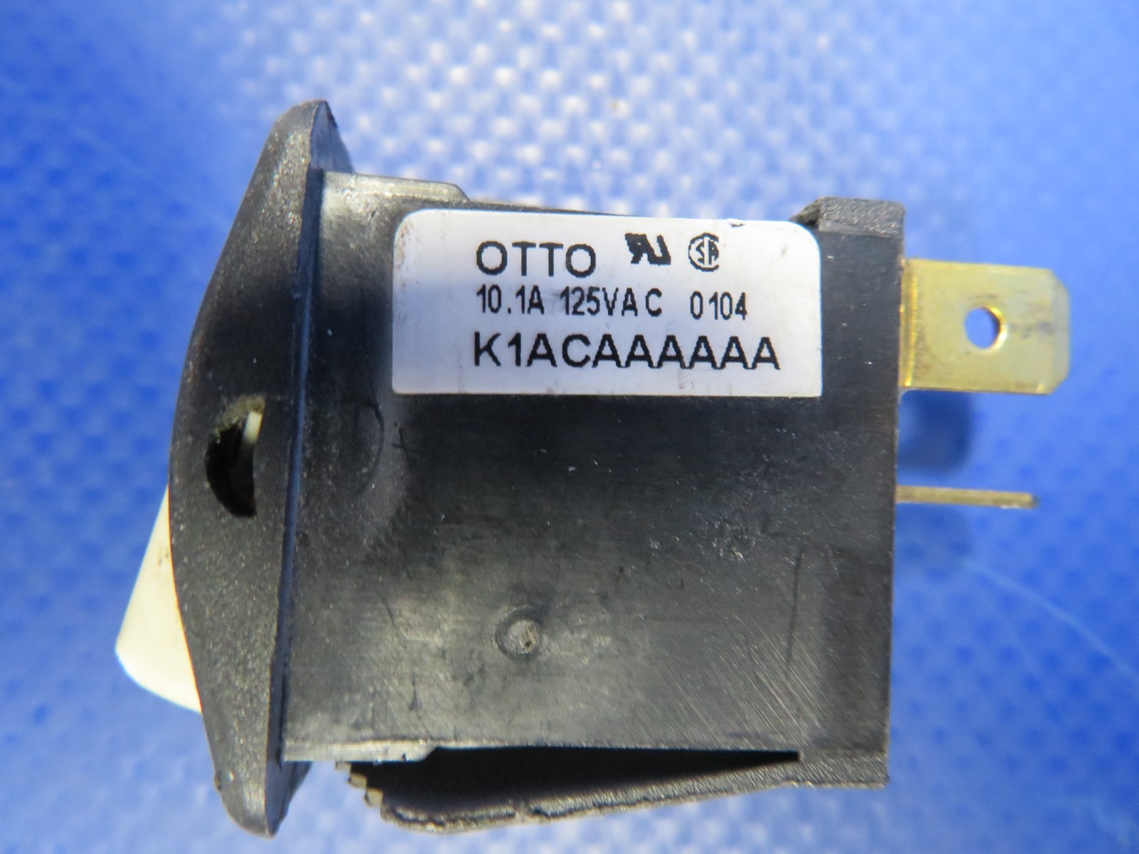 Diamond DA-40 Assorted Switches LOT P/N MS24524-3 (0626-426)