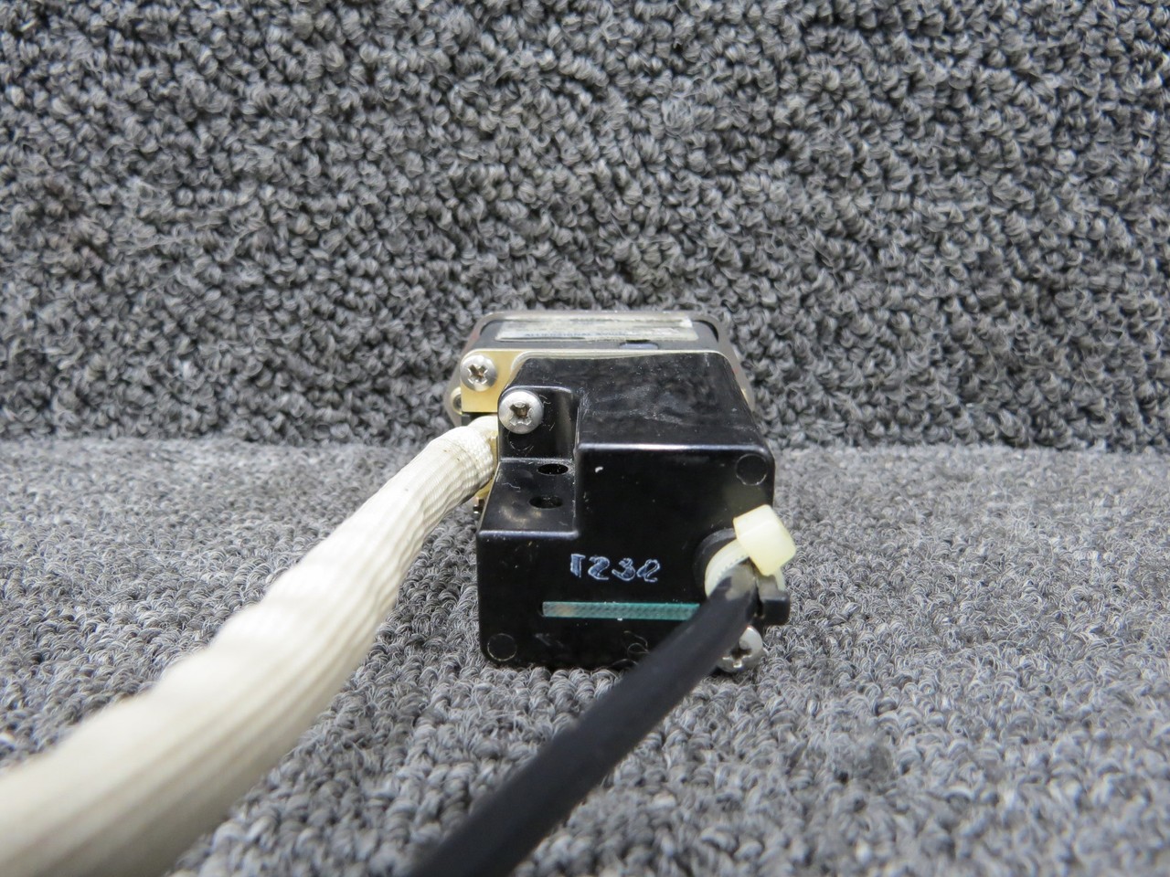 071-1242-01, 200-0846-00 Allied Signal, Bendix-King KA51B Slaving Accessory