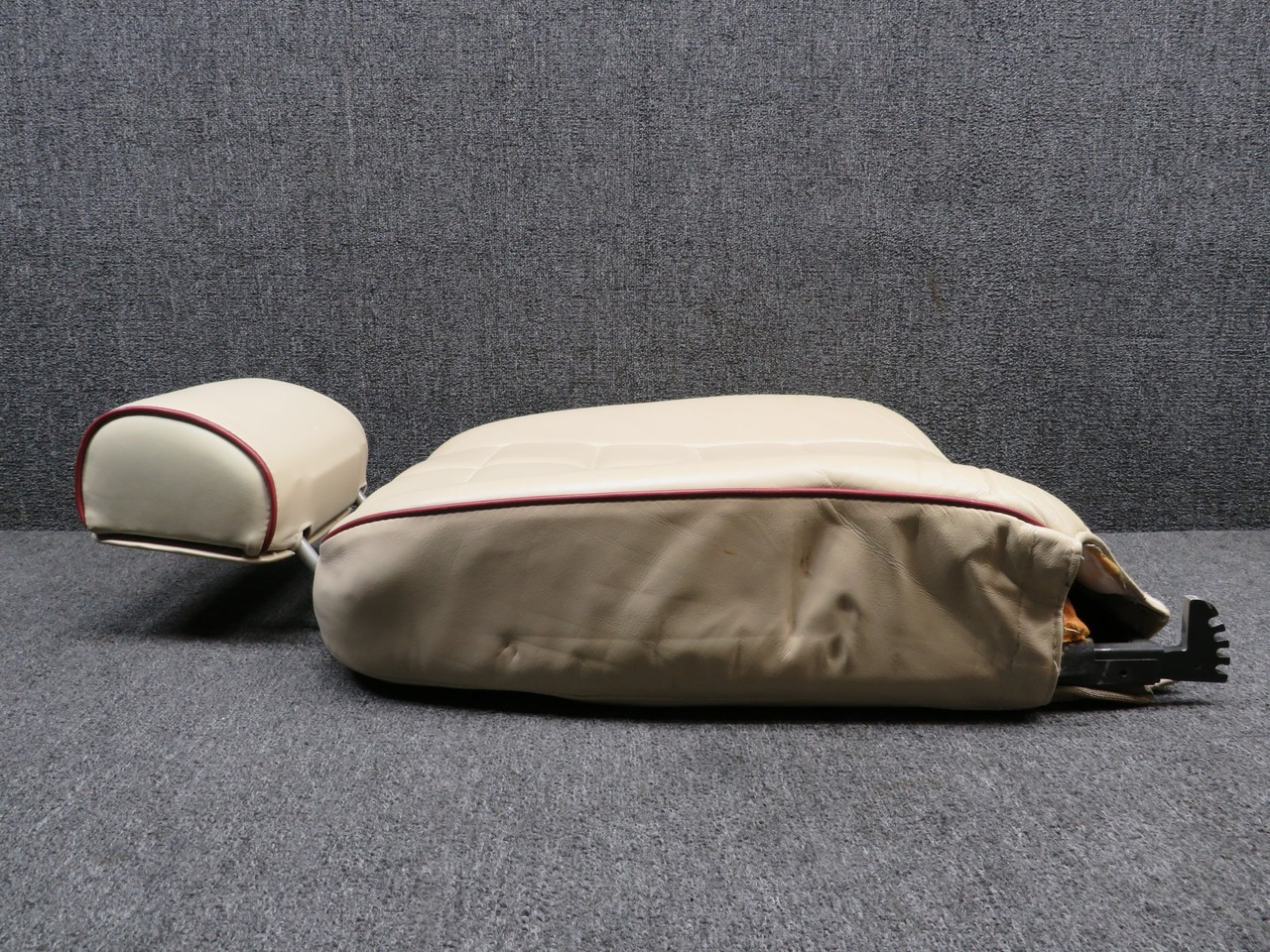 140231, 140232 Mooney M20K Upper & Lower Rear Seat Cushion Assembly Aft