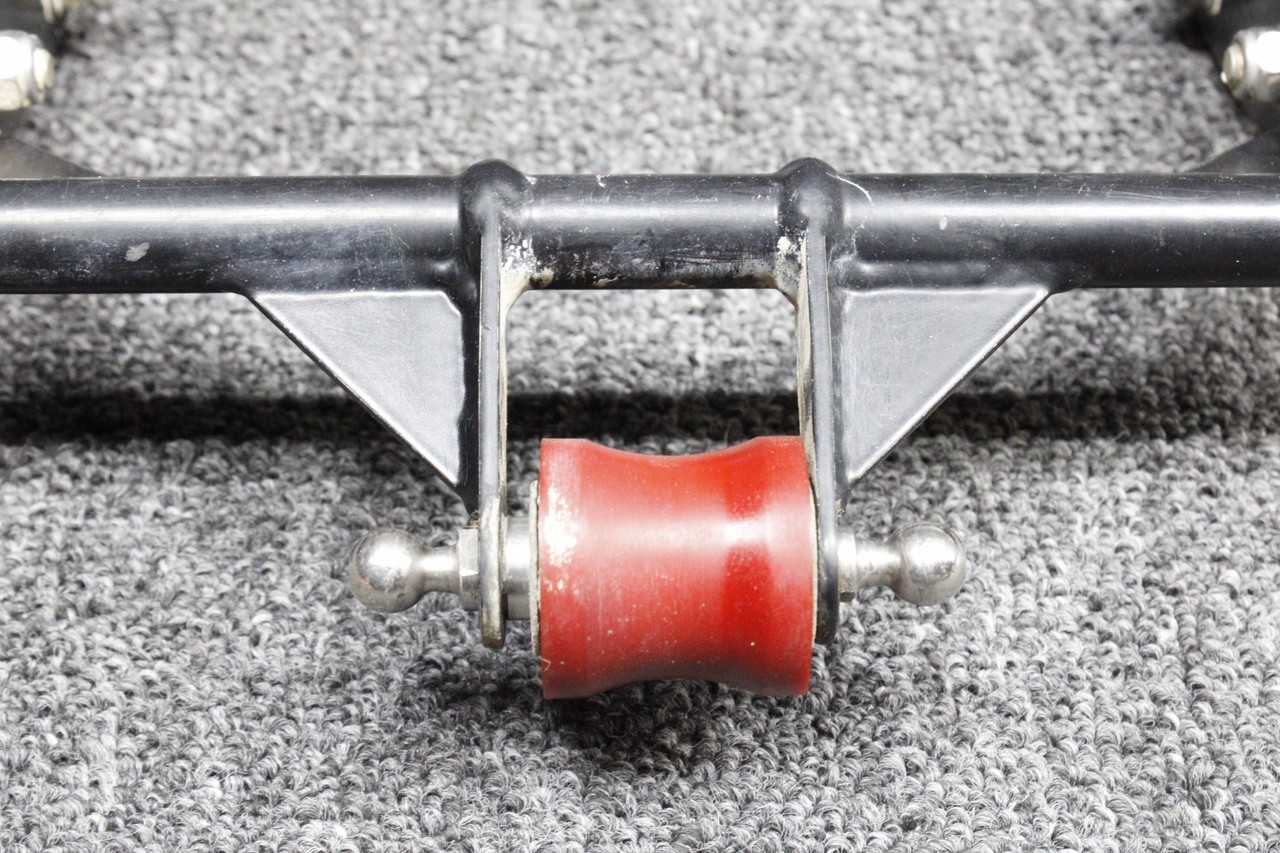 D60-5283-61-00 Diamond DA42-NG Nose Gear Door Swing Assy (Damaged Blocks)