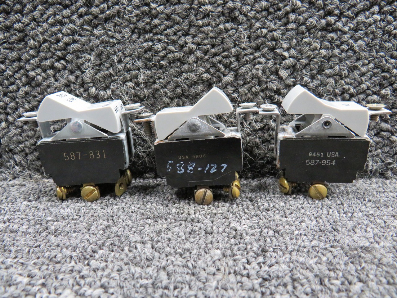 587-837, 587-831 Piper PA-34-200T Landing Light Rocker Switch Set of 11
