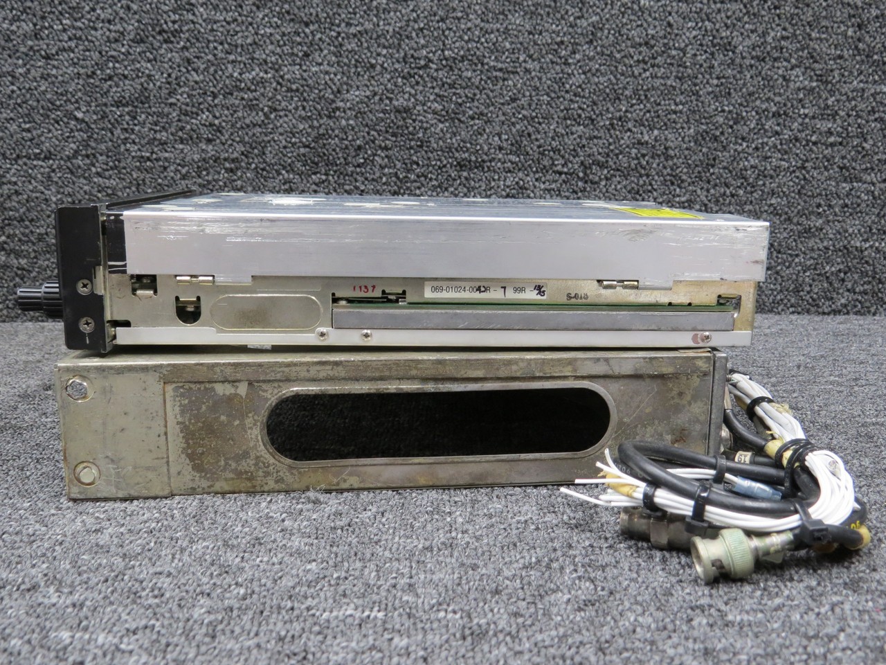 069-1024-42 Bendix-King KX-155 VHF Nav-Comm-Glideslope Receiver (Core)(14V)